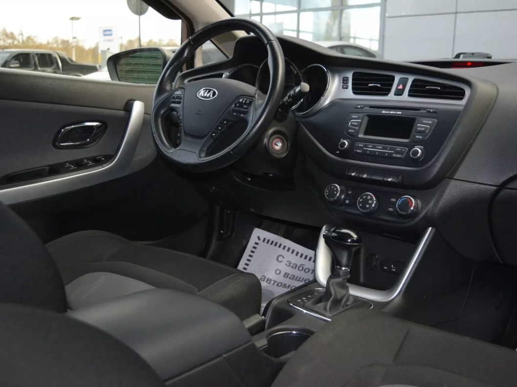 Kia Ceed Luxe 1.6 АКПП, 2015, 78 421 км фото 7