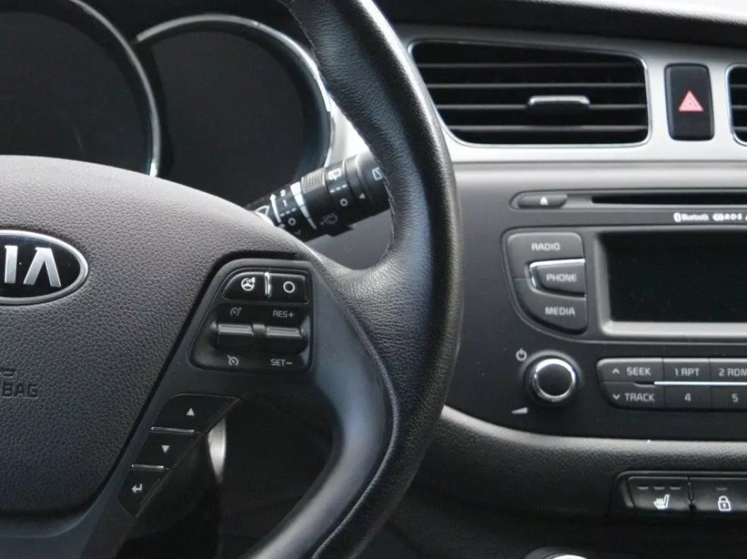 Kia Ceed Luxe 1.6 АКПП, 2015, 78 421 км фото 11