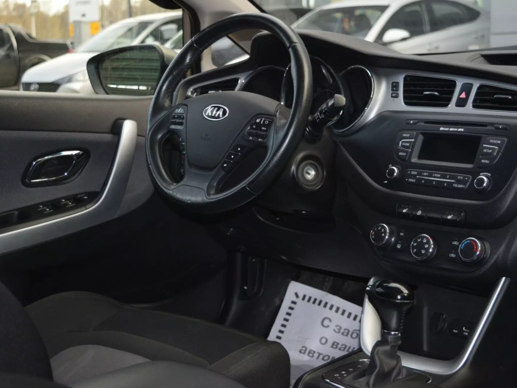 Kia Ceed Luxe 1.6 АКПП, 2015, 78 421 км фото 15