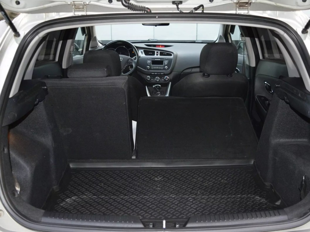 Kia Ceed Luxe 1.6 АКПП, 2015, 78 421 км фото 16