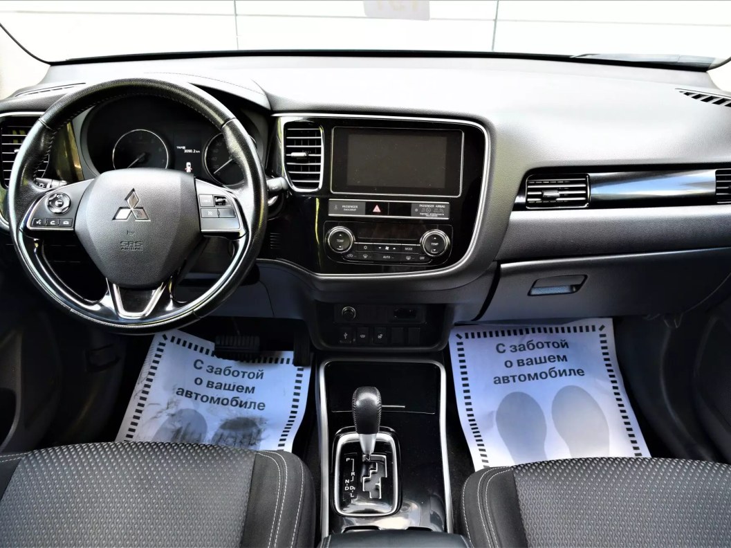 Mitsubishi Outlander Intense+ 2.0 CVT, 2019, 35 296 км фото 8