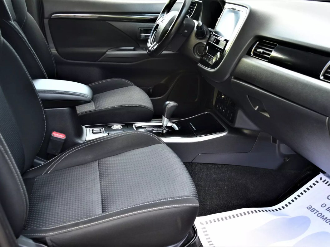 Mitsubishi Outlander Intense+ 2.0 CVT, 2019, 35 296 км фото 14